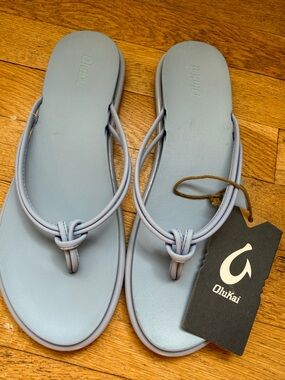 OluKai Women’s Cloud Blue Knot-Detail Thong Sandals
